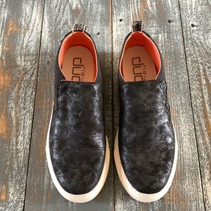 Hey Dude Peyton Croco.